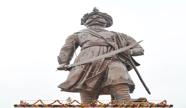 Featured Image of Nadaprabhu Statue